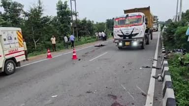 तालबेहट: असऊपुरा के पास अज्ञात वाहन ने बाइक सवारों को रौंदा, 1 की मौके पर मौत, दूसरा मरणासन्न, तीसरा झाँसी रेफर
