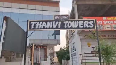 నిర్మల్: జిల్లా కేంద్రంలోని దివ్యనగర్ లో గల తన్వి అపార్ట్మెంట్ లోని రెండు ప్లాట్ లలో చోరీ, 20 తులాల వెండి, 2 తులాల బంగారం అపహరణ