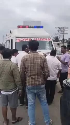 ನೆಲಮಂಗಲ: ನೆಲಮಂಗಲದಲ್ಲಿ ಆ್ಯಂಬುಲೆನ್ಸ್ ಚಾಲಕನಿಗೆ ಥಳಿಸಿ ಕಾರು ಚಾಲಕ ಗೂಂಡಾ ವರ್ತನೆ