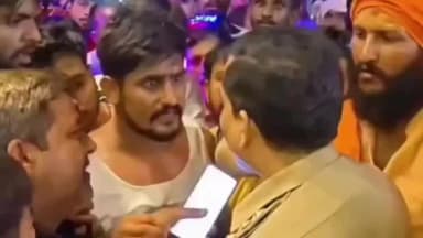 मुज़फ्फरनगर: मुजफ्फरनगर में कांवड़ यात्रा से पहले बवाल, पुलिस को धमकी- '5 मिनट में वर्दी उतरवा दूंगा', धक्का-मुक्की और पत्रकारों पर हमला