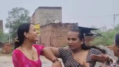 मथुरा: बधाई नेग मांगने को लेकर किनरों के दो गुटों में झगड़ा, मारपीट का वीडियो सोशल मीडिया पर वायरल
