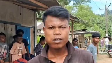 মৰাণ: খোৱাঙত দুলীয়াবামত ২০ টকা নিদিয়াৰ বাবেই চোকা অস্ত্ৰৰে এজন ব্যক্তিয়ে আন এজন
আক্ৰমণ কৰাক লৈ এই মন্তব্য স্থানীয় ব্যক্তি