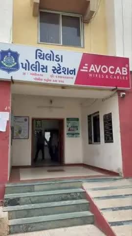 ગાંધીનગર: ચિલોડા પોલીસે રિક્ષામાં બેસાડીને મુસાફરના ખીચા કાપી લેતા બે લોકોને ઝડપી પાડ્યા