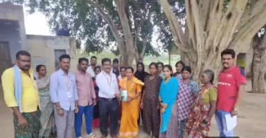 ಜಗಳೂರು: ಶೇ.100ರಷ್ಟು ಮತದಾರರ ಪಟ್ಟಿ ಡಿಜಿಟಲೀಕರಣ, ಪಟ್ಟಣದಲ್ಲಿ ಬಿಎಲ್ಓಗಳನ್ನು ಸನ್ಮಾನಿಸಿದ ತಹಶೀಲ್ದಾರ್