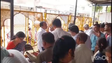 यवतमाळ: जिल्हाधिकारी विकास मीना यांच्याकडून एस आय आर च्या कामाचा आढावा