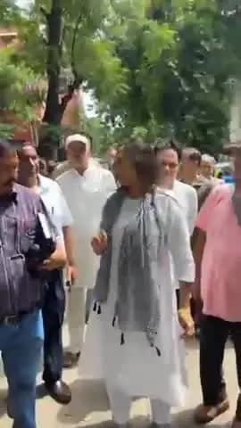 प्रीत विहार: घड़ोली इलाके में जल भराव की समस्या को लेकर निगम अधिकारी और आरडब्ल्यूए पदाधिकारी के साथ पार्षद ने किया निरीक्षण