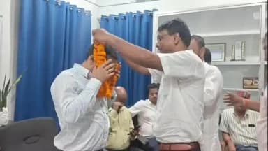अररिया: जिला शिक्षक संघ ने DEO के लिए अभिनंदन सह विदाई समारोह का आयोजन किया