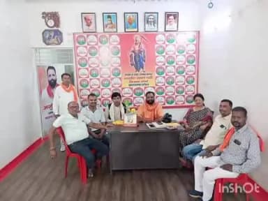जरीडीह: जरीडीह मंडल भाजपा नव नियुक्त मंडल मंत्री रंजीत कुमार महतो को पौधा देकर सम्मानित किया गया