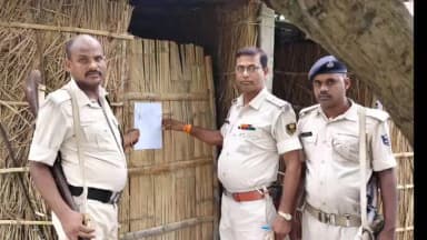 कल्याणपुर: कल्याणपुर थाना पुलिस ने विभिन्न मामलों में 04 अभियुक्तों के घर इश्तेहार तामिला किया