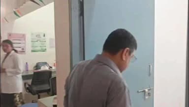 बरगढ़: बड़गढ़ पीएचसी में दो चिकित्सक मिले अनुपस्थित, उपायुक्त ने वेतन कटौती व स्पष्टीकरण का दिया निर्देश