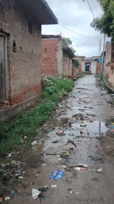 gram panchayat navinagar ki ye halat h gram pardhan dwara kuch bhi kaam nhi karaya ja rha h