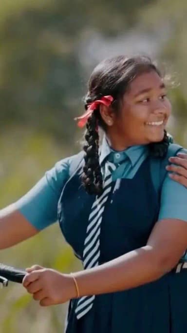 हर महीने एक नई मुस्कान, हर नारी के सपनों को नई उड़ान।
मुख्यमंत्री श्री विष्णु देव साय ने महतारी वंदन योजना की 29 वीं किस्त जारी करते हुए 66 लाख से अधिक महिलाओं के बैंक खातों में डीबीटी (डीबीटी) के माध्यम से आरएस626.25 करोड़ की राशि सीधे अंतरित की।
महिलाओं के सम्मान, आत्मनिर्भरता और आर्थिक स्वावलंबन को नई मजबूती देने का सुशासन सरकार का संकल्प।
#DBT #महतारी वंदन योजना #सुशासनसरकार #महिलासशक्तीकरण
#gariyaband