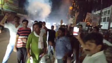 दतिया नगर: दतिया उपचुनाव में कांग्रेस ने घनश्याम सिंह पर जताया भरोसा, BJPके आशुतोष तिवारी से होगा मुकाबला, समर्थकों ने की आतिशबाजी