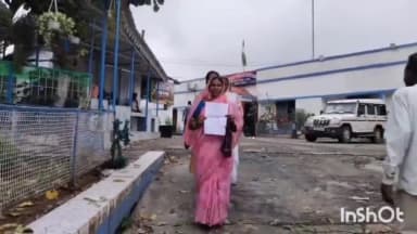 ইংরেজবাজার: মালদায় ঘর পাইয়ে দেওয়ার নাম করে টাকা নেওয়ার অভিযোগ TMCর বিরুদ্ধে! অভিযোগ হলে ব্যবস্থা হবে দাবী জেলা নেতৃত্বের
