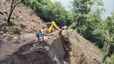 देहरादून: उत्तराखंड में बारिश का कहर जारी, 120 सड़कें बंद; यमुनोत्री मार्ग से 100 श्रद्धालुओं का रेस्क्यू