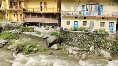 टिहरी: घनसाली में भिलंगना नदी का जलस्तर बढ़ा, 24 से ज्यादा मकानों को खतरा