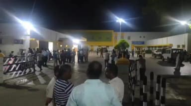 திருச்சி: ராம்ஜி நகர் பெட்ரோல் பங்க் அருகே கஞ்சா விற்பனையில் ஈடுபட்ட மூதாட்டி கைது RS 89,500 மதிப்பிலான கஞ்சா பறிமுதல்