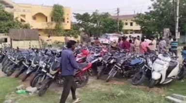 సూర్యాపేట: సూర్యాపేటలో పోలీసుల మెరుపు దాడి: సరైన పత్రాలు లేని 80 వాహనాలు సీజ్ : డీఎస్పీ ప్రసన్నకుమార్