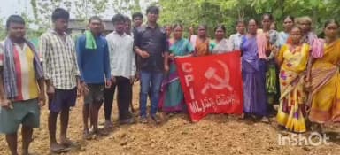 భద్రాచలం: ఐటీడీఏ కార్యాలయం ఆదివాసీల కోసమా లేక ఫారెస్ట్ అధికారుల కోసమా అని ప్రశ్నించిన సిపిఐ ఎంఎల్ న్యూడెమోక్రసీ నాయకులు