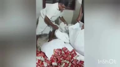 കോഴിക്കോട്: രാമനാട്ടുകരയിൽ
വൻ ഹാൻസ് വേട്ട, രാമനാട്ടുകരയിൽ പോലീസ് നടത്തിയ പരിശോധനയിൽ 5000 പാക്കറ്റ് ഹാൻസ് പിടികൂടി