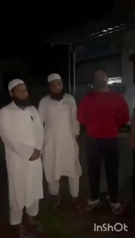 बेहट: मिर्ज़ापुर निवासी कारी का खोया मोबाइल वापस लौटाकर सामाजिक विकास संगठन के अध्यक्ष ने पेश की ईमानदारी की मिसाल