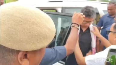 মৰিগাঁও: মায়ঙত বিজেপি দলৰ বৃহৎ যোগদান কাৰ্যসূচী।
যোগদান সভাত উপস্থিত থাকে স্থানীয় বিধায়ক তথা মন্ত্ৰী পীযুষ হাজৰিকা