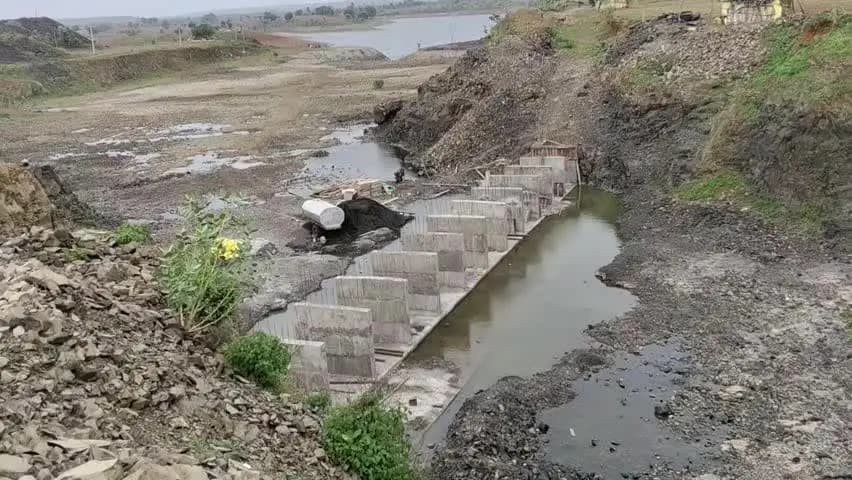 ग्राम पंचायत फतेहपुर के 'कंवर जी का पुरा' में डैम तो बन रहा है, लेकिन ये छोटी पुलिया लोगों के लिए बड़ी pareshani#