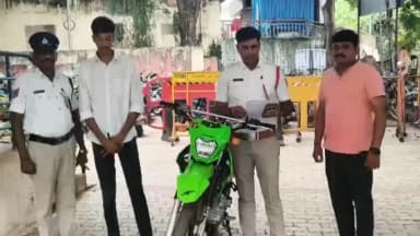 ಧಾರವಾಡ: ಧಾರವಾಡ ರಸ್ತೆಯಲ್ಲಿ ಬೈಕ್ ಸವಾರ ಪುಂಡಾಟಿಕೆ: ಧಾರವಾಡ ಸಂಚಾರಿ ಪೊಲೀಸರು ಬೈಕ್ ವಂಶಕ್ಕೆ