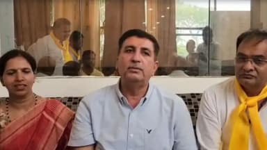 खंडवा में कांग्रेस प्रभारी हरीश चौधरी का भाजपा पर हमला, बोले- ‘नरेंद्र मोदी अब झुकेंद्र मोदी हो गए हैं’