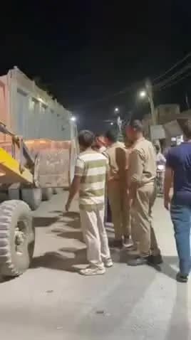 मछलीशहर: मुंगरा बादशाहपुर में रविवार रात रेलवे क्रॉसिंग बिगड़ने से 2 किलोमीटर तक लगा रहा जाम, लोग रहे परेशान