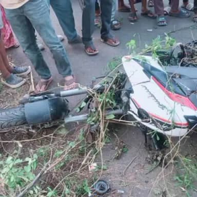 ಕಲಬುರಗಿ: ಪಾಣೇಗಾಂವ ಗ್ರಾಮದ ಬಳಿ ಭೀಕರ ರಸ್ತೆ ಅಪಘಾತ: ಸ್ಥಳದಲ್ಲೆ ಮೂವರು ಬೈಕ್ ಸವಾರರ ದುರ್ಮರಣ