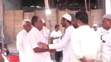 ರಾಯಚೂರು: ರಾಯಚೂರಿನಲ್ಲಿ ಮೃತ ಮಾಜಿ ಶಾಸಕ ಸಯ್ಯದ್ ಯಾಸೀನ್ ಅವರ ಅಂತಿಮ ದರ್ಶನ ಪಡೆದ ಎಂಎಲ್ಸಿ ಮತ್ತು ಸ್ಥಳೀಯ ಸಂಘ