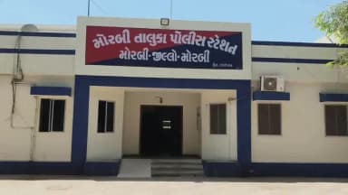 મોરબી: મોરબીના મકનસર નજીક રોડ ક્રોસ કરતા યુવાનનો ડમ્પરની ઠોકરે ઈજા