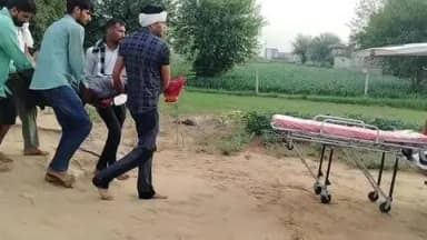 बानसूर: रसनाली में खेत में मृत मिली महिला के शव को उप जिला अस्पताल पहुंचाया गया