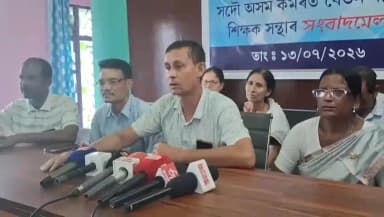 উত্তৰ লক্ষীমপুৰ: চানমাৰিৰ নৰ্থ লখিমপুৰ প্ৰেছ ক্লাবত সদৌ অসম কৰ্মৰত বেতন বঞ্চিত শিক্ষক সন্থাৰ সংবাদমেল
