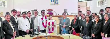 ದೊಡ್ಡಬಳ್ಳಾಪುರ: ದೊಡ್ಡಬಳ್ಳಾಪುರದಲ್ಲಿ ಲೋಕ ಅದಾಲತ್ನಲ್ಲಿ ಒಂದಾದ ವಿಚ್ಛೇದಿತ ದಂಪತಿಗಳು