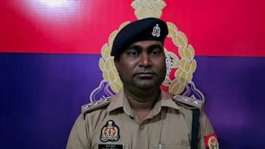 #SaharanpurPolice
#बाईट
➡️आज दिनांक 13.06.2026 को थाना रामपुर मनिहारान क्षेत्र में किशन कश्यप पुत्र हुकम सिंह निवासी सिंहखेड़ा थाना रामपुर मनिहारान अपनी मोटरसाइकिल से आ रहे थे। रेलवे ओवरब्रिज शहरी पुलिया के पास हरियाणा रोडवेज की बस जो कि दिल्ली से सहारनपुर की ओर जा रही थी, जिससे दुर्घटना हो गई, जिसमें किशन की मौके पर ही मृत्यु हो गई। मौके पर कुछ लोग इकट्ठा हो गए थे, जिनको समझा-बुझाकर भेज दिया गया। शव को मोर्चरी भिजवा दिया गया है, एफआईआर दर्ज कर पंचायतनामा पोस्टमार्टम की कार्रवाई की जा रही है। मौके पर शांति कायम है।
➡️जिसके सम्बन्ध में #CO_NAKUR श्री पवन कुमार द्वारा दी गई #बाईट
@Uppolice
@adgzonemeerut
@digsaharanpur