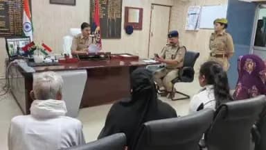 मंझनपुर: थानों में मामलों के निस्तारण न होने पर विभिन्न क्षेत्रों के लोग पहुंचे एसपी ऑफिस, एसपी ने लोगों को आश्वस्त किया