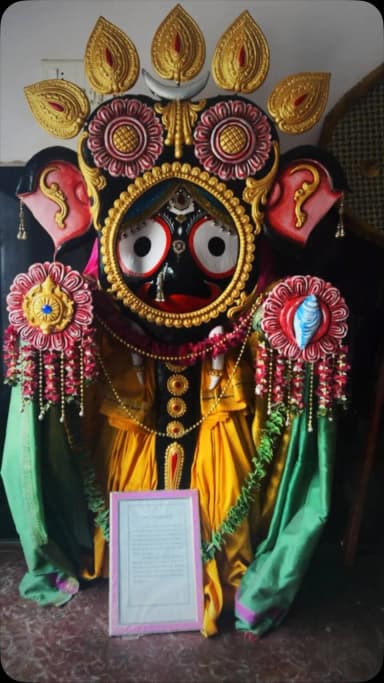 जय जगन्नाथ
बस्तर की 600 वर्षों पुरानी सांस्कृतिक परंपरा के संरक्षण और संवर्धन के लिए निरंतर प्रयासरत मुख्यमंत्री श्री विष्णु देव साय
बस्तर की गौरवशाली सांस्कृतिक विरासत का हिस्सा बनें। गोंचा महापर्व के अंतर्गत 15 जुलाई को नेत्रोत्सव एवं 16 जुलाई को भव्य रथयात्रा में सपरिवार सहभागी बनें।
@BastarDistrict
@CGCultureDeptt
#JaiJagannath #GonchaMahaparv #Bastar #Chhattisgarh #VishnuDeoSai Culture Heritage