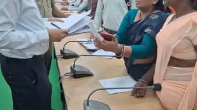 गया टाउन सीडी ब्लॉक: गया में जनता दरबार: भूमि विवाद से पेंशन तक, डीएम ने दिए त्वरित कार्रवाई के निर्देश,ऑन द स्पॉट कई मामलों का हुआ समाधान