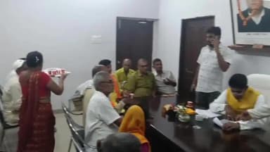 इस्लामपुर: जनता दरबार में इस्लामपुर विधायक रूहेल रंजन ने सुनीं लोगों की समस्याएं