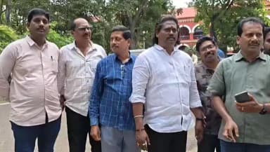 కాకినాడ సిటీ: ఇంద్రపాలెం గ్రామంలో 20 రోజులుగా విద్యుత్ కోతలు పట్టించుకోని అధికారులు కలెక్టర్ కి ఫిర్యాదు