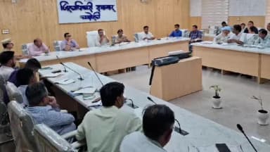 चमोली: जिलाधिकारी गौरव कुमार ने ड्राफ्ट निर्वाचक नामावली पर दावे एवं आपत्तियों का समयबद्ध निस्तारण सुनिश्चित करने का निर्देश दिया