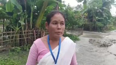 উত্তৰ লক্ষীমপুৰ: পানী এৰিলে NHPCয়ে,জলমগ্ন লখিমপুৰৰ ইখনৰ পিছত সিখন গাঁও,চাইৰেন বজাই নৈপৰীয়া ৰাইজক সতৰ্কবানী প্ৰশাসনৰ
