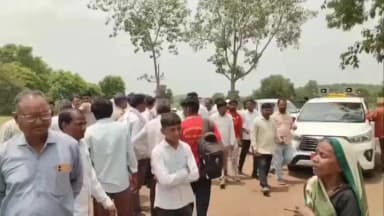 नेपानगर: नेपानगर के घाघरला में हुआ एक पेड़ माँ के नाम अभियान, सांसद, विधायक हुए शामिल