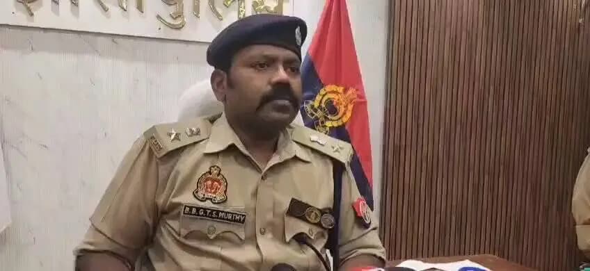 Ø #JhansiPolice द्वारा @sspjhansi @bbgtsmurthyips
के निर्देशन में अपराध एवं अपराधियों के विरुद्ध की जा रही सख्त कार्यवाही,
Ø डकैती की घटना का 24 घंटे के अन्दर सफल अनावरण ।
Ø थाना कोतवाली पुलिस द्वारा 06 अभियुक्त गिरफ्तार ।
Ø कब्जे से ₹24,50,000/- (चौबीस लाख पचास हजार रुपये) नकद एवं घटना में प्रयुक्त क्रेटा कार बरामद।
Ø गिरफ्तार अभियुक्तगण को मा0 न्यायालय के समय किया गया पेश किया गया।
प्रकरण में की जा रही कार्यवाही के संबंध में @sspjhansi @bbgtsmurthyips की वीडियो बाइट-