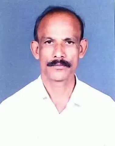 ಗುಳೇದಗುಡ್ಡ: ನೇಕಾರರ ಜೀವ ವಿಮಾ ವಯೋಮಿತಿ 50 ರಿಂದ 60ಕ್ಕೆ ನಿಗದಿಪಡಿಸಿ : ಪಟ್ಟಣದಲ್ಲಿ ನೇಕಾರ ಮುಖಂಡ ಮೋಹನ ಮಲಜಿ ಆಗ್ರಹ
