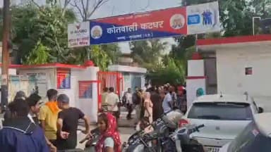मुरादाबाद: रामगंगा नदी में कूदे प्रेमी जोड़े में प्रेमी के घरवालों ने प्रेमिका के घरवालों पर आरोप लगाते हुए शव रखकर किया हंगामा