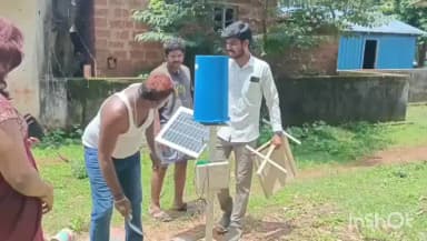 ಸಾಗರ: ಮಳೆ ಮಾಪನ ಯಂತ್ರ ದುರಸ್ತಿಗೆ ಮುಂದಾದ ಸಾಗರ ತಹಶೀಲ್ದಾರ್, ಆಚಾಪುರ ಗ್ರಾಮದಲ್ಲಿ ರಿಪೇರಿ ಕಾರ್ಯ