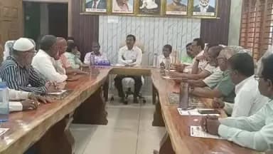 ಗುಳೇದಗುಡ್ಡ: ಪಟ್ಟಣದಲ್ಲಿ ಎಸ್ಐಆರ್ ಪರಿಣಾಮಕಾರಿ ಅನುಷ್ಠಾನಗೊಳಿಸುವ ನಿಟ್ಟಿನಲ್ಲಿ ಕಾಂಗ್ರೆಸ್ ಮುಖಂಡರ, ಕಾರ್ಯಕರ್ತರ ಸಭೆ